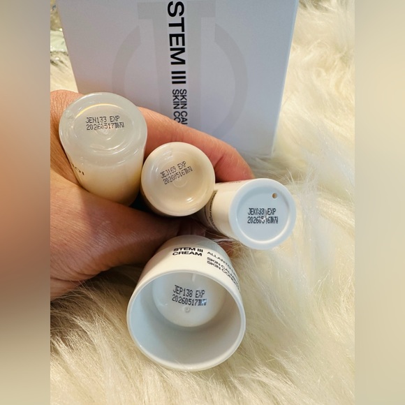 IOPE STEM 3 III Ⅲ Experience Trial Kit (4 items), New Edition - Picture 3 of 5